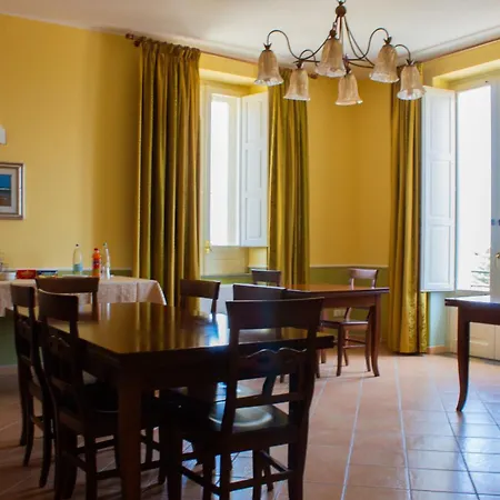 Palazzo Albini Couette-café